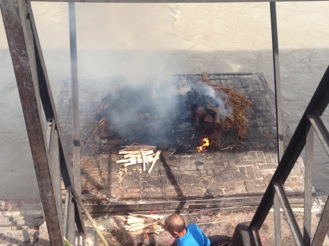 A poor person's cremation in Kathmandu 